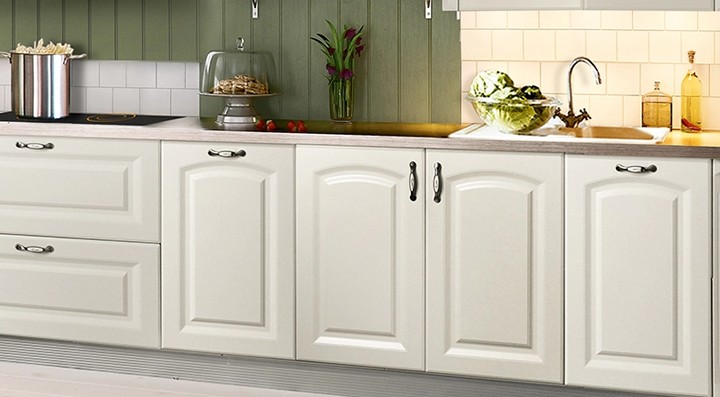 多工序櫥柜門開(kāi)料機(jī)和櫥柜門加工中心既有共同點(diǎn)又有不同點(diǎn)